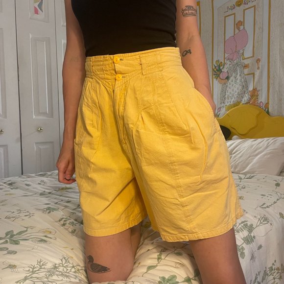 1980s Yellow high rise mom Mom shorts! - Picture 5 of 12
